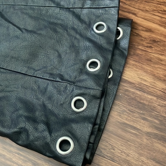 Leather skirt size small - Picture 2 of 4